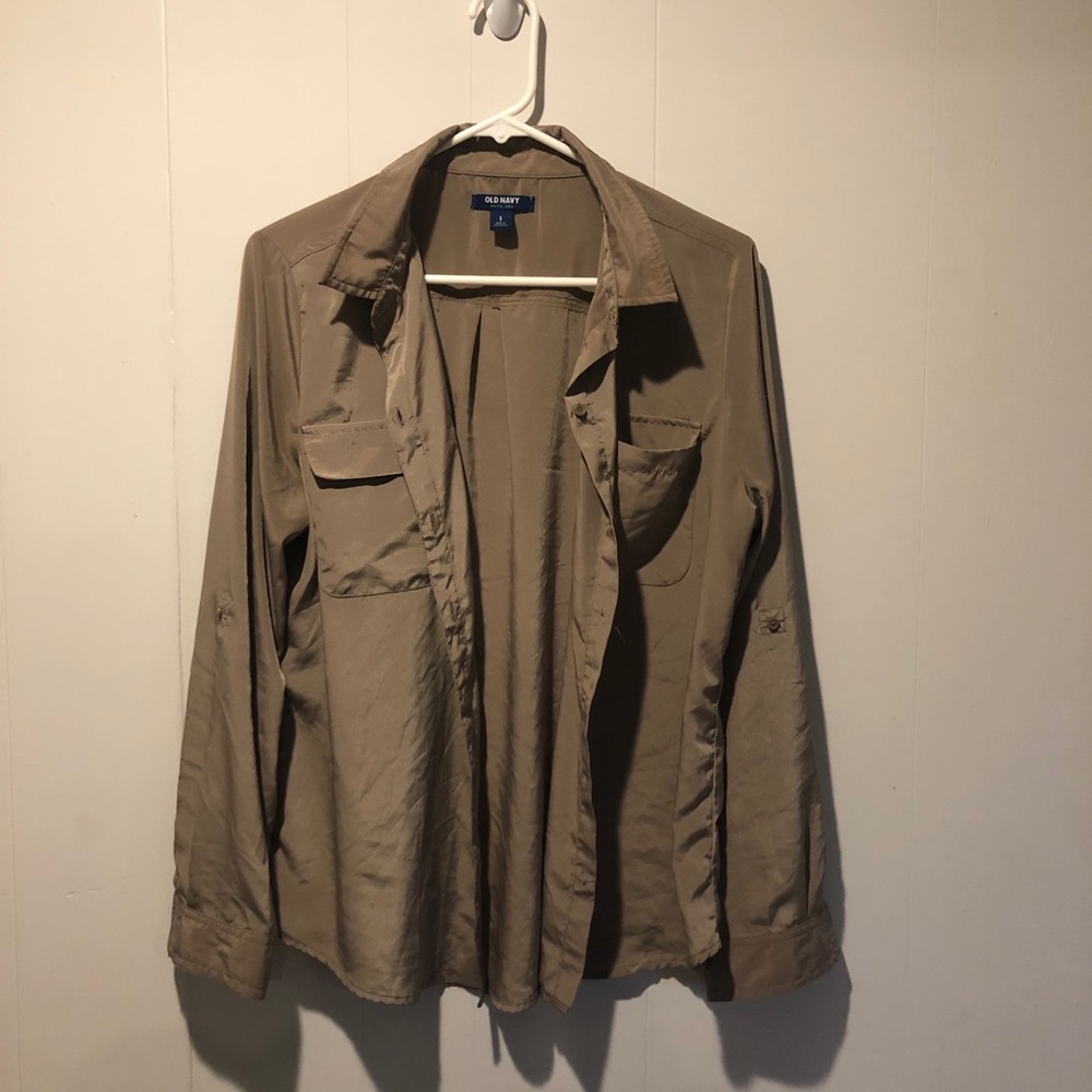 Old Navy brown/beige button up blouse. Size L
